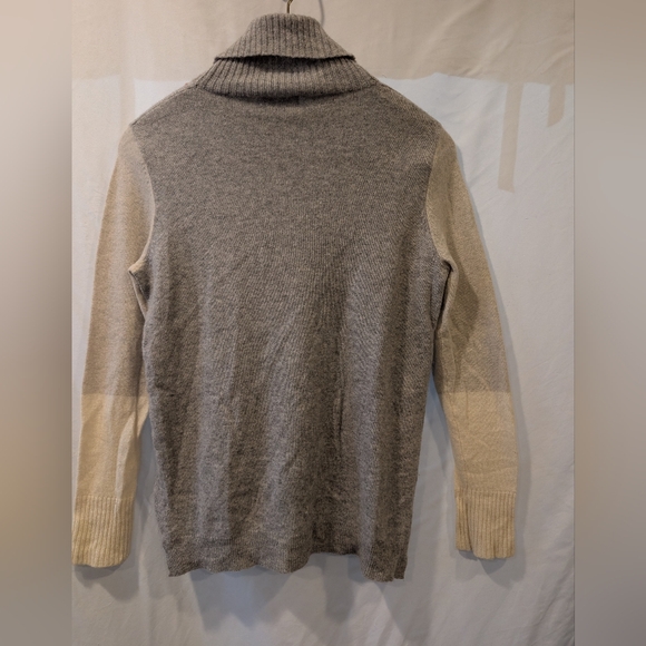 Bloomingdale's Cashmere Gray and Cream & Tan Turtleneck Sweater - Picture 4 of 6